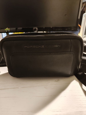 Porsche Design τσαντάκι χιαστί σε μαύρο