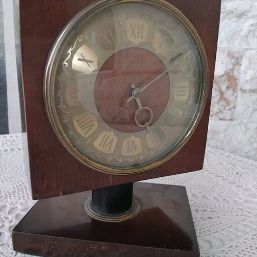 Vesna Vintage mechanical table clock used