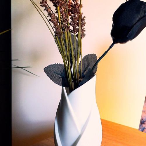 Tulip Vase Sculpture decorative vase Nordic design