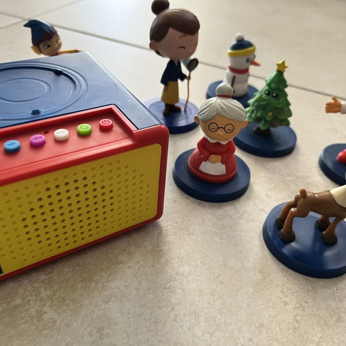StoryLand Lidl speaker with 6 collectible figures