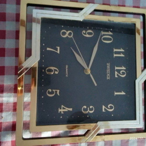Wall clock like new