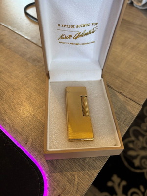 Dunhill lighter like new, fully functional