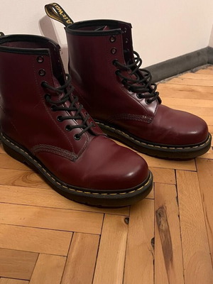 Dr. Martens boots size 41, burgundy, like new