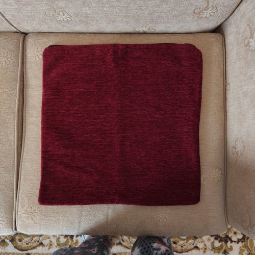Set of five burgundy pillowcases like new 46×44cm