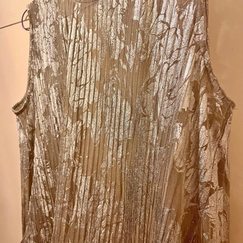 Zoya silver top like new, size M