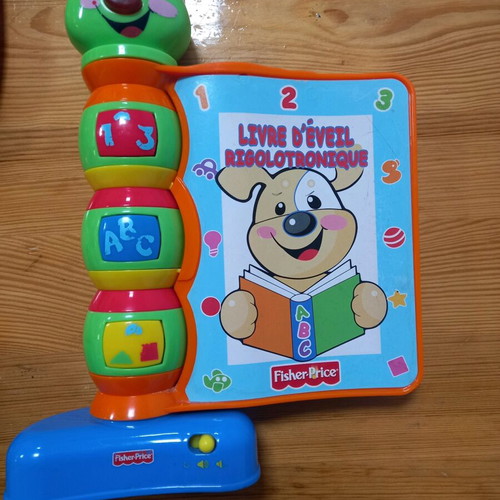 Children's play tent like new with musical and educational books