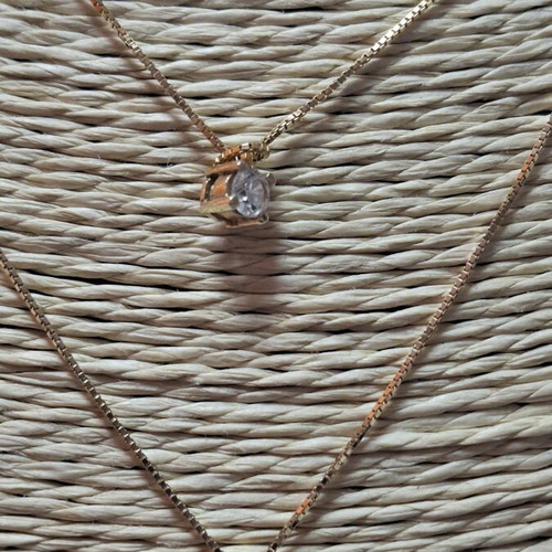 Gold cross and chain 14 carat like new, 46 cm length