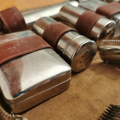 Vintage shaving set used with leather case