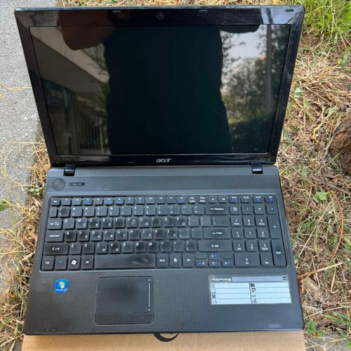 Acer Aspire 5742G-484G75MNKK laptop used with Intel Core i5 and NVIDIA GeForce GT 540M