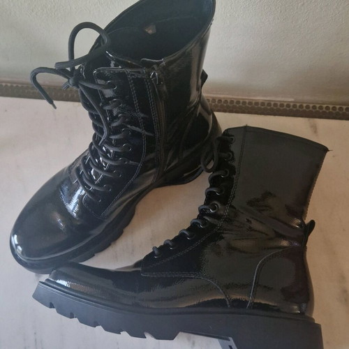 Μποτάκια Tamaris λουστρίνι σαν καινούργια, μέγεθος 40, μαύρα