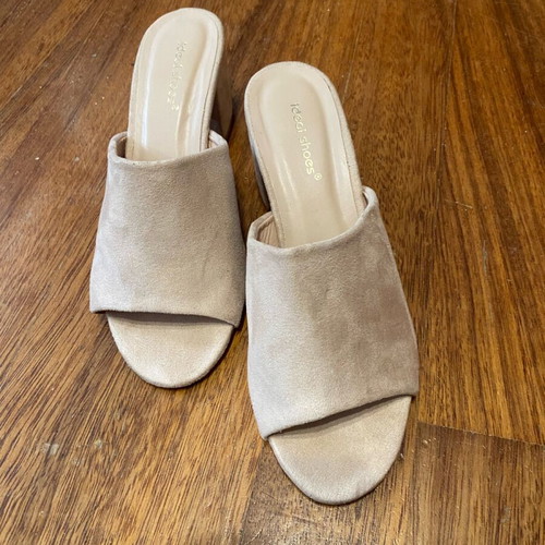 Mules suede beige Ideal Shoes like new, 6 cm heel