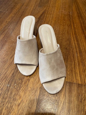 Mules suede μπεζ Ideal Shoes σαν καινούργιο, τακούνι 6 εκ.