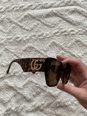 Gucci sunglasses like new, brown