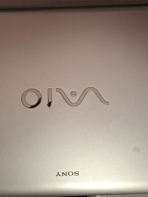 Sony Vaio VPCEB1J1E laptop used without hard drive, core i3, 4GB RAM