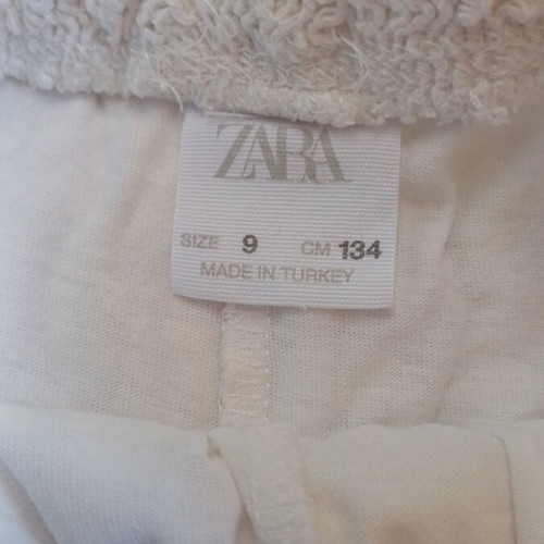 Zara knitted set with shorts and sleeveless top like new, white