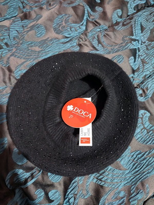 Doca women's beret hat new, black winter