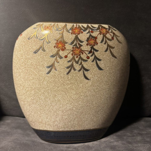 Japanese Style Vase like new, painted
