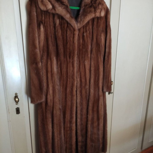 Fur from whole mink like new, brown, size L