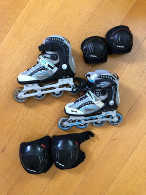 Roller skates no 39 like new with knee pads, elbow pads and mesh bag