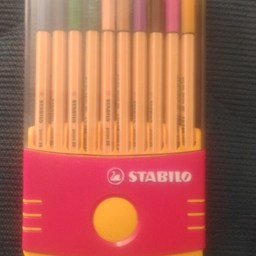 Collectible plastic case with colored pens new