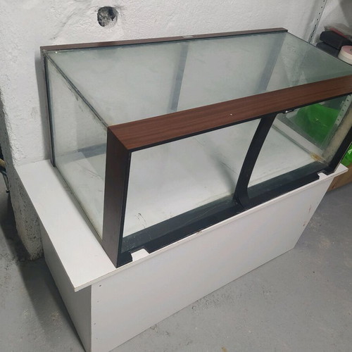 Jewel Aquarium 200L used with stand