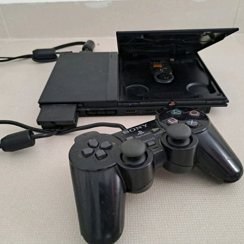 Sony Play Station 2 μεταχειρισμένο σε άψογη κατάσταση