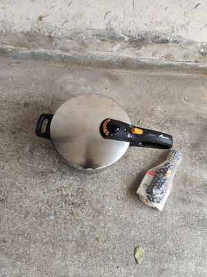 Pressure cooker used 6 liters in very good condition