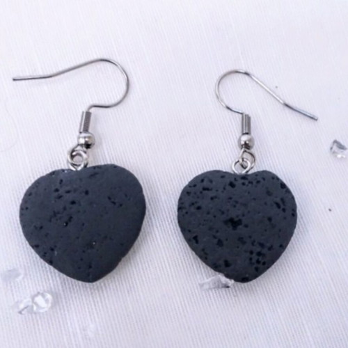 Heart-shaped earrings with black lava stone