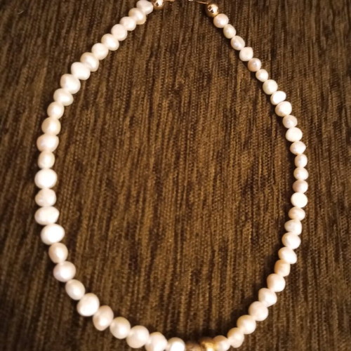 Jewelry set with faux pearls like new, necklace, bracelet and earrings