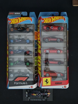 Hot Wheels Ferrari 5-pack and F1 Red Bull set