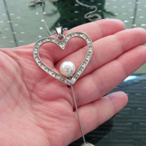 Coquette necklace with heart pendant and pearls new, white silver