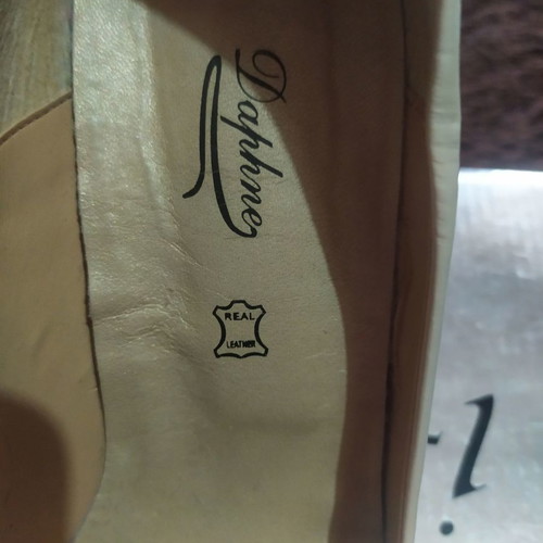 Leather pumps used, beige, size 37, Italian