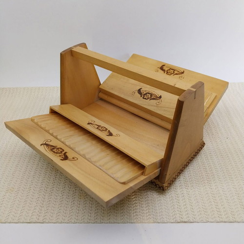 Wooden cigarette box with pyrography, vintage Bulgarian 1970s