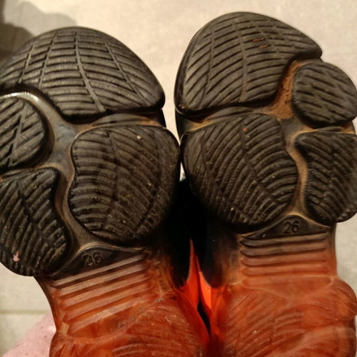 Bull Boys kids shoes size 26 athletic like new, blue and orange