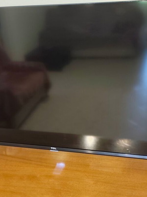 Smart TV TCL 32" used, model 2023