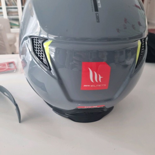 MT Helmets Streetfighter SV S helmet like new, gloss grey, sun visor
