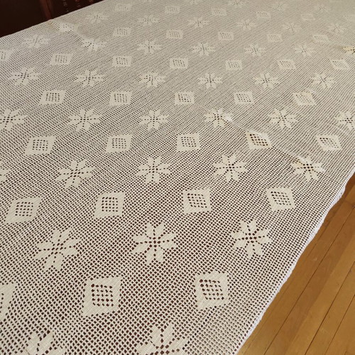 Handmade knitted tablecloth like new 150x240