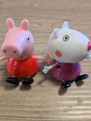 Φιγούρες Peppa Pig και Suzy Sheep μεταχειρισμένες σετ