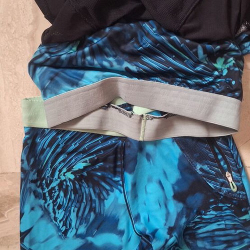 Sportswear set with leggings, top and bustier like new, size S