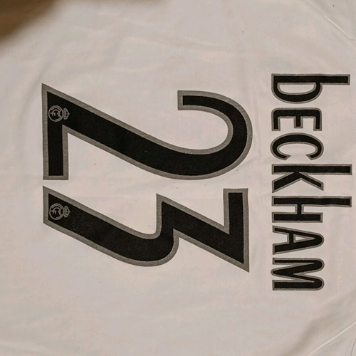 Real Madrid Beckham 2005/06 Home Kit Small jersey like new with embroidered badge