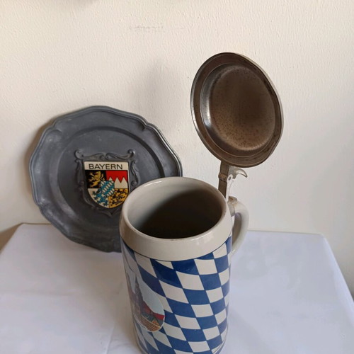 Porcelain beer mug 1 liter and decorative plate used