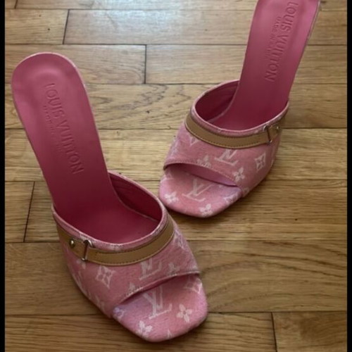 Louis luxury pink high heel shoes, size 38