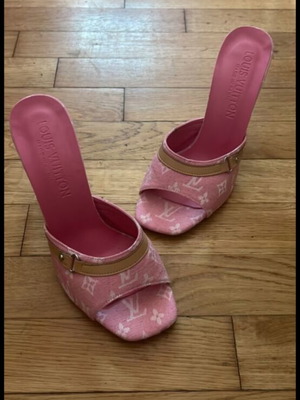 Louis luxury pink high heel shoes, size 38