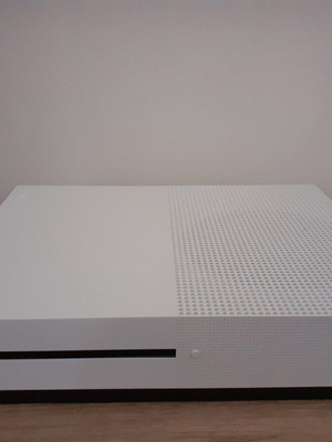 Xbox One S 1TB σαν καινούργιο με 1 χειριστήριο