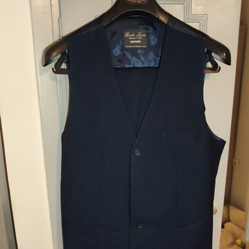 Suit dark blue size small like new