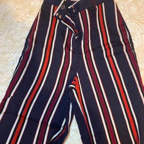 H&M fabric pants used, size XS, slightly tightened waist