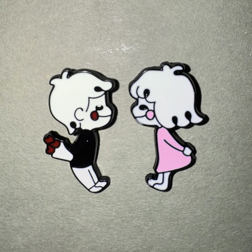 Metal pins set of 2 new