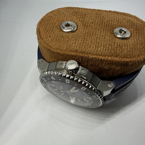 Oris Aquis GMT watch like new with bracelet and rubber strap