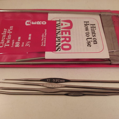 Aero knitting needles new