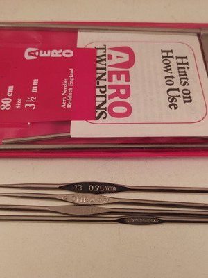 Aero knitting needles new